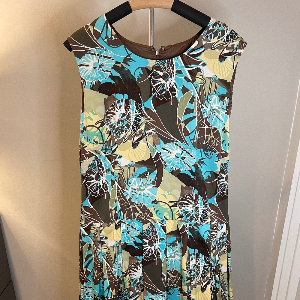 Gorgeous St. John Collection Silk Floral Dress Size 14
